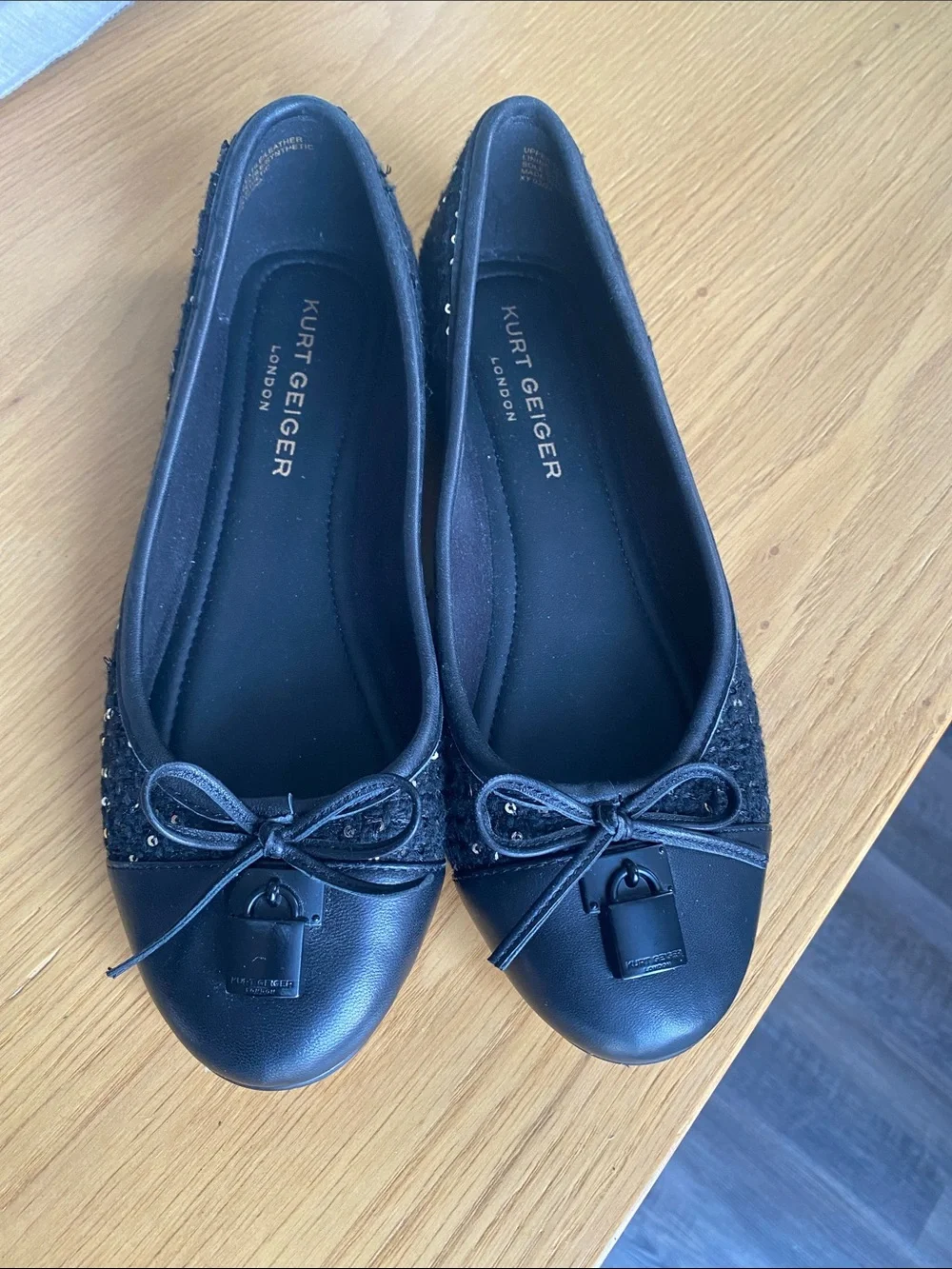 NEW Kurt Geiger Black Bow-Accent Ballet Flats with Lock Charm EU 40